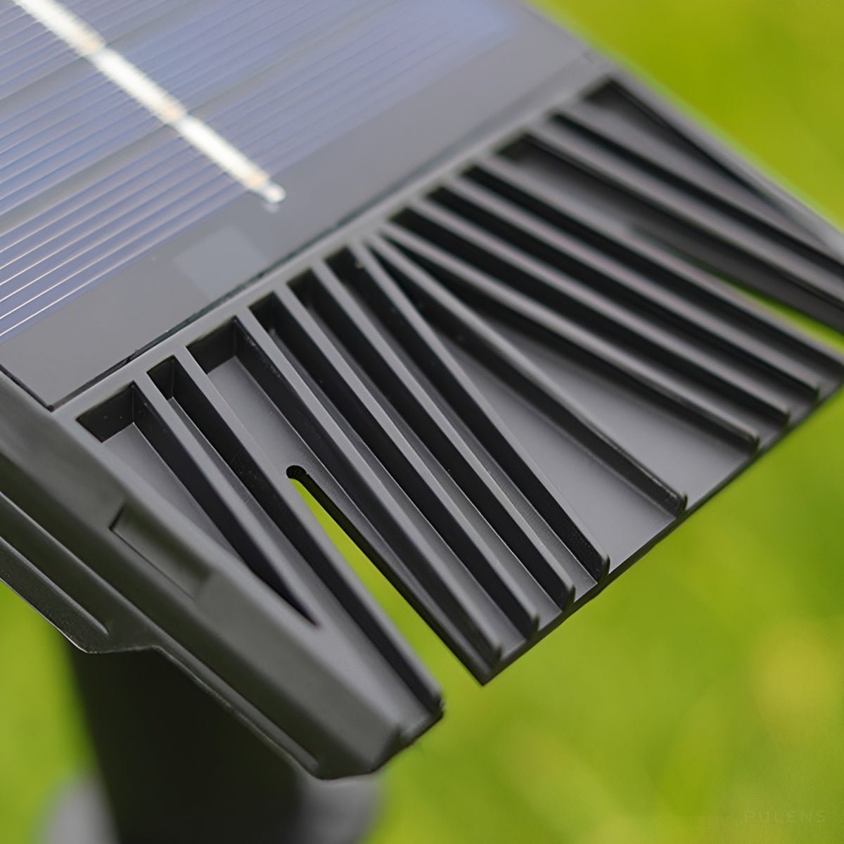 Waterproof Circular Beam LED Solar Spot Light Landscape Lighting - Pulens