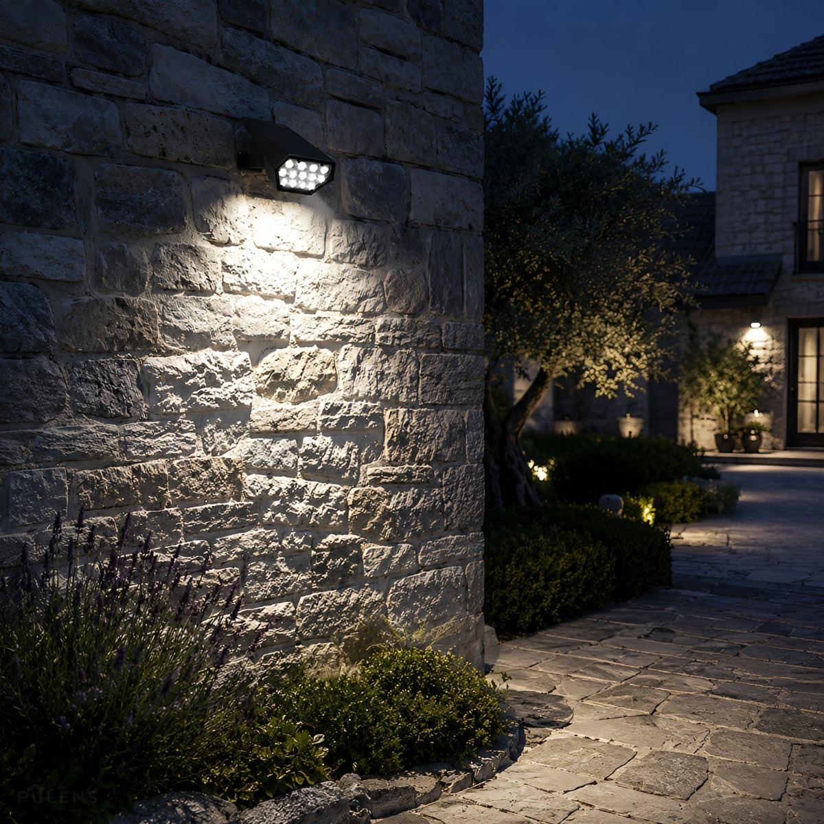 Waterproof Modern Solar LED Tree Spotlight Landscape Lighting - Pulens