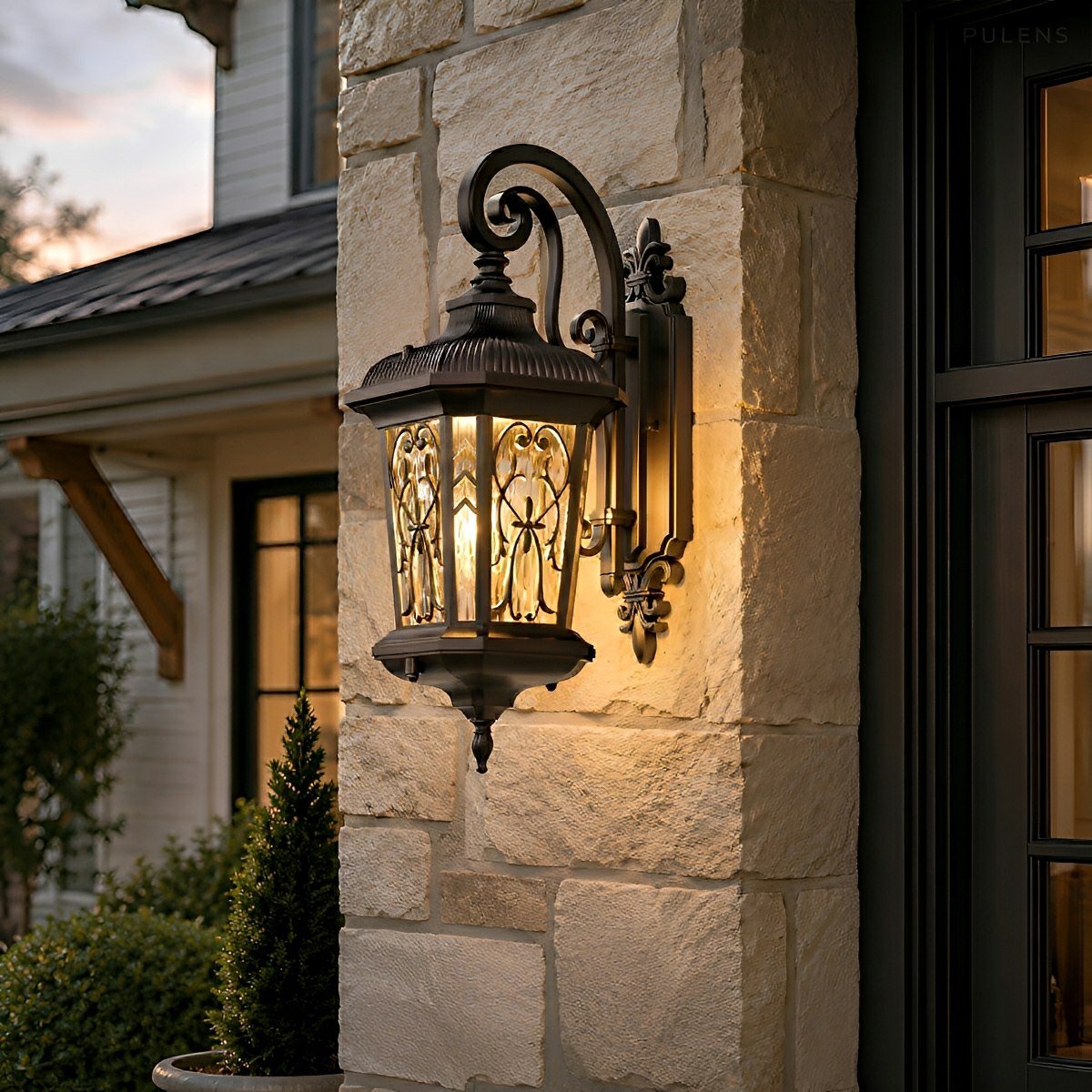 Dimmable Vintage Coach Outdoor Wall Light - Pulens