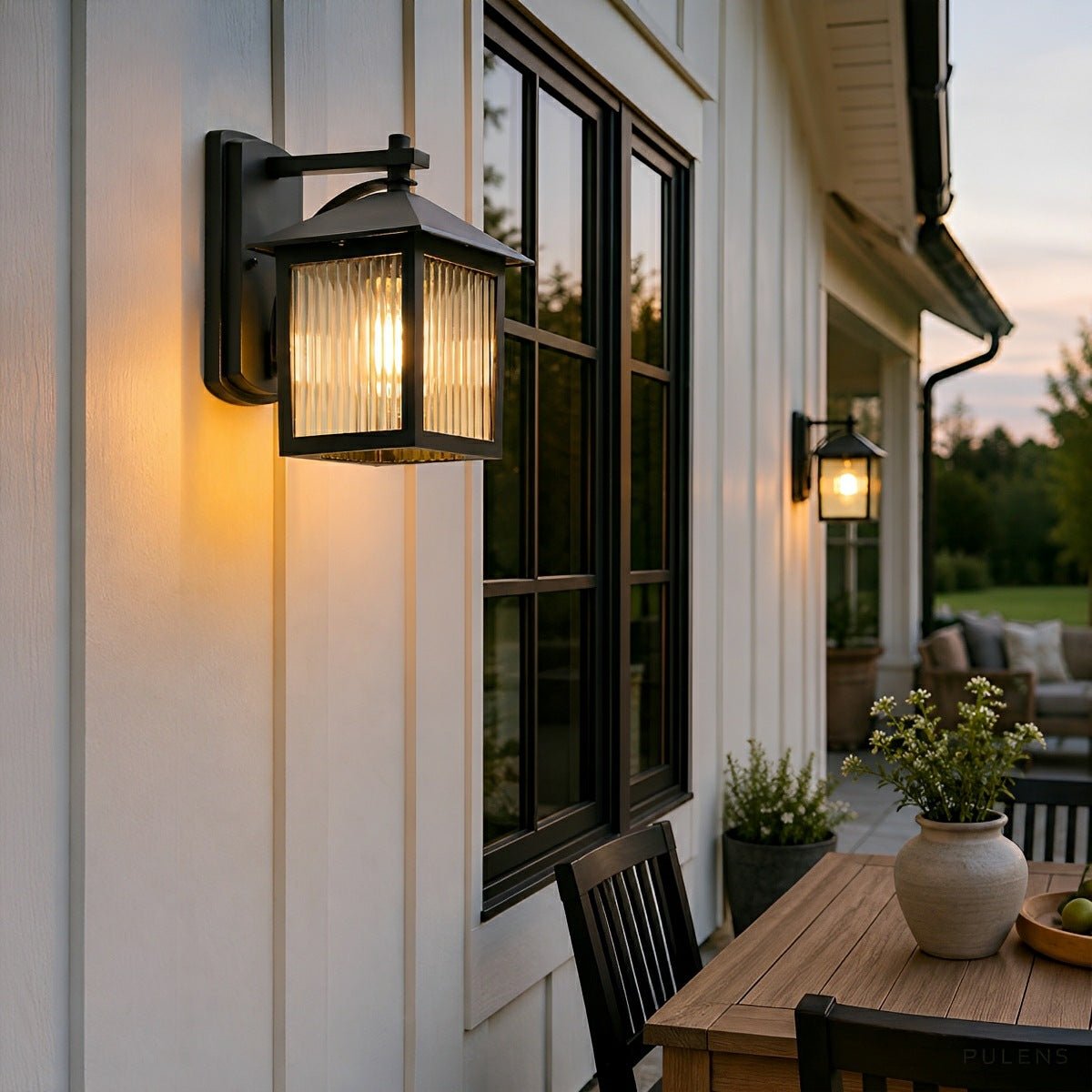 Dimmable Farmhouse Outdoor Wall Light - Pulens